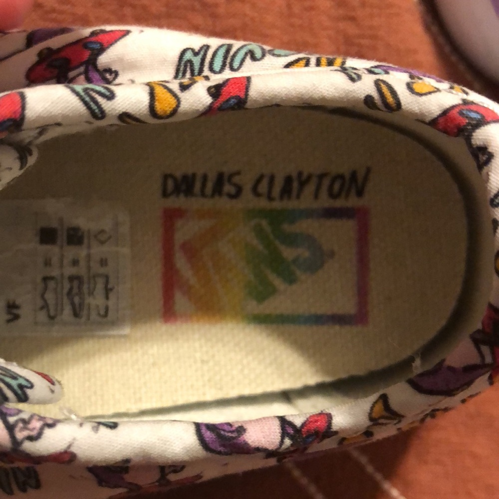 Vans - Picture 3 of 4
